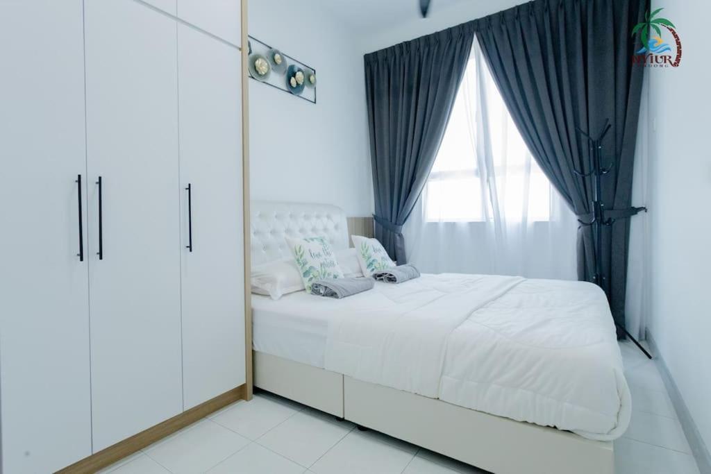 New Drawbridge Condo With Seaview And Pool กัวลาตรังกานู ภายนอก รูปภาพ
